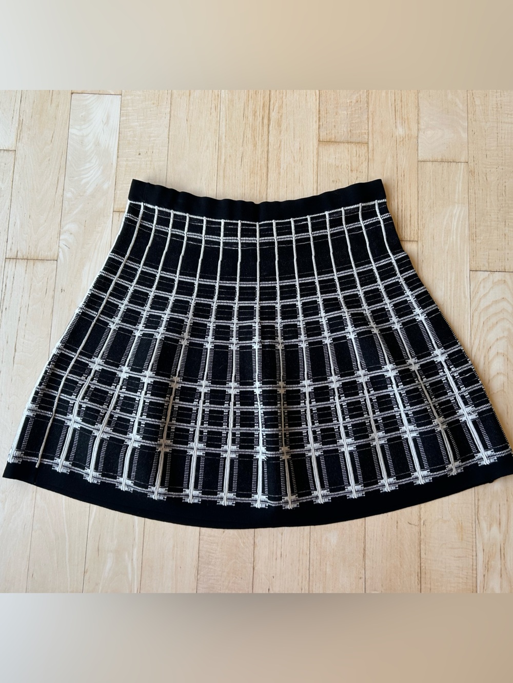 Nanette Lepore Black & White Plaid Knit Above the Knee Skater Skirt Large